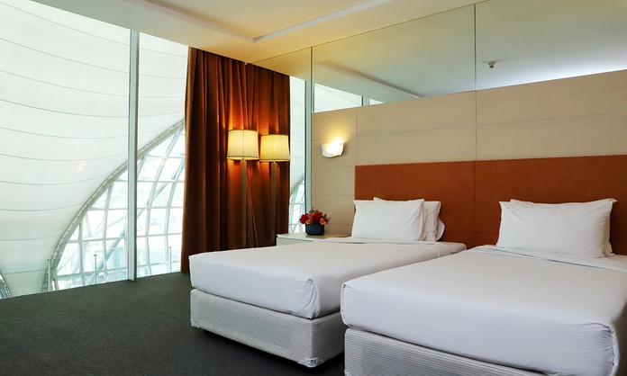 DELUXE ROOM 10 HOURS Miracle Transit Hotel  Bangkok